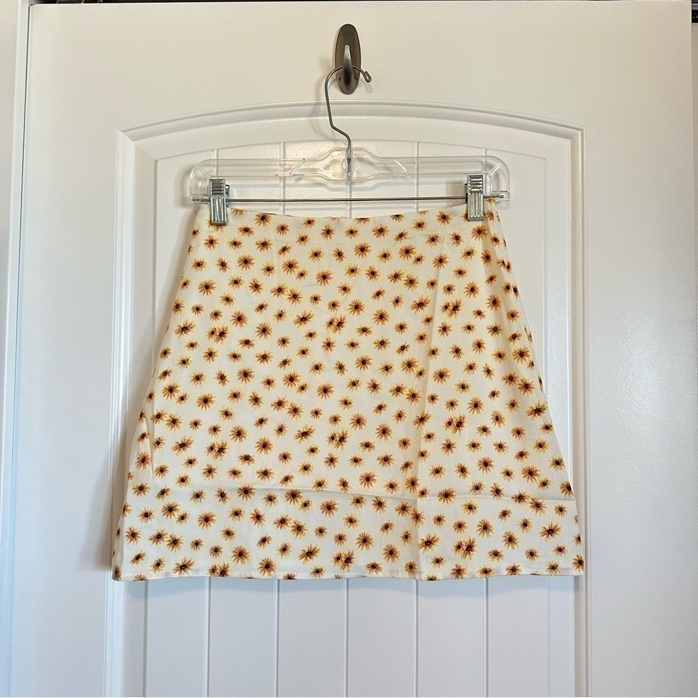 NWT WeWoreWhat mini slip skirt in daisy print women XS - Picture 3 of 11